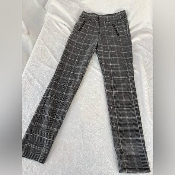 Hollister Pants - HOLLISTER Ultra High Rise Black Grey White Plaid Stretch Skinny Pants S